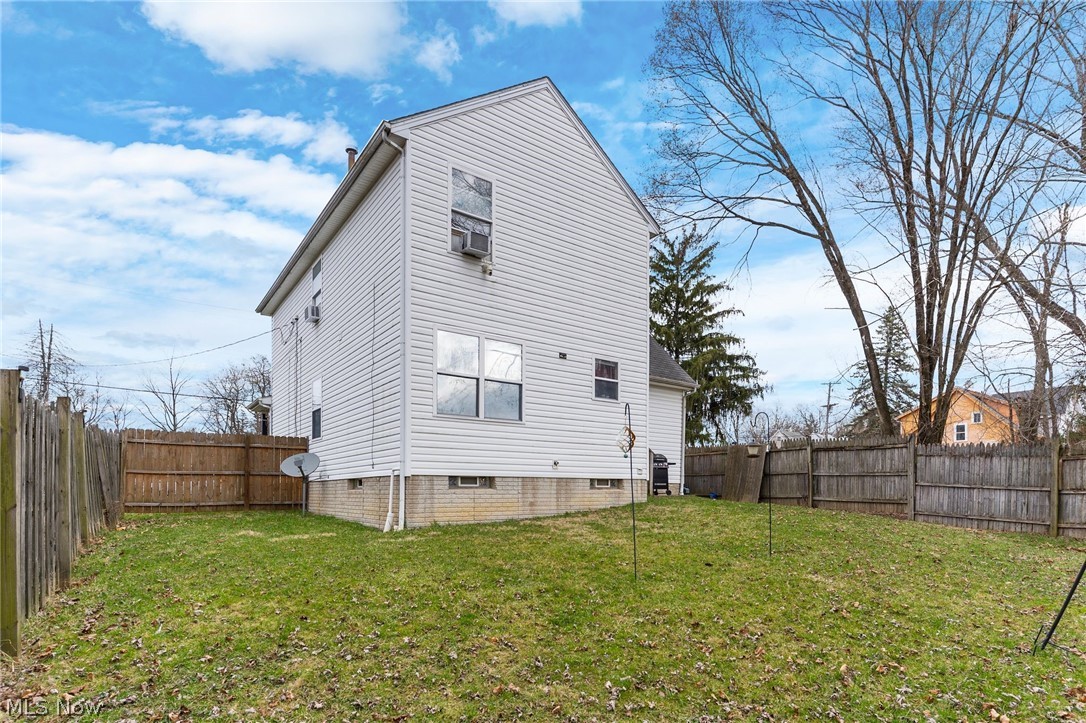611 Sherwood Avenue Youngstown OH 44511