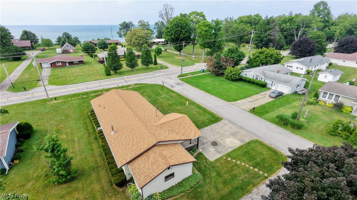1099 Lake Rd Road Conneaut OH 44030