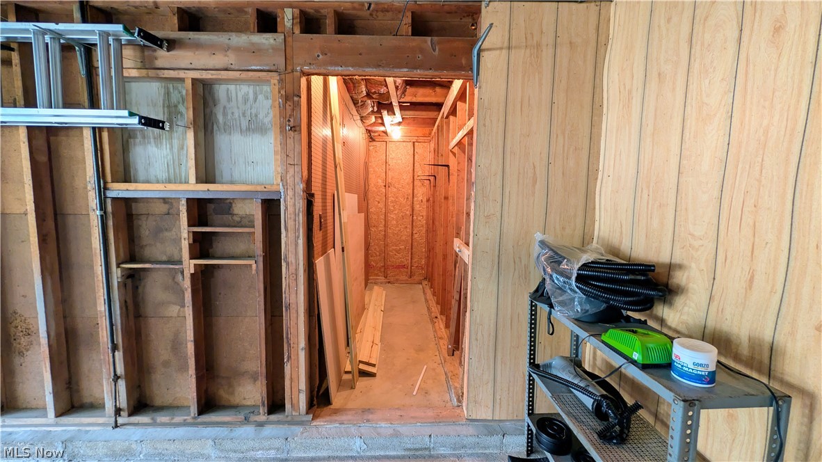 1099 Lake Rd Road Conneaut OH 44030