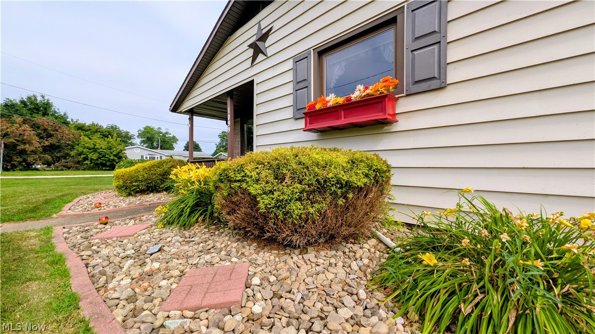 1099 Lake Rd Road Conneaut OH 44030