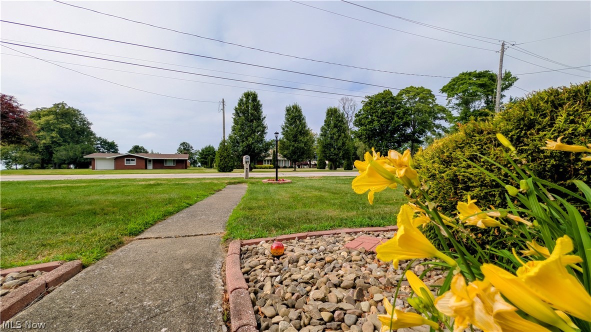 1099 Lake Rd Road Conneaut OH 44030