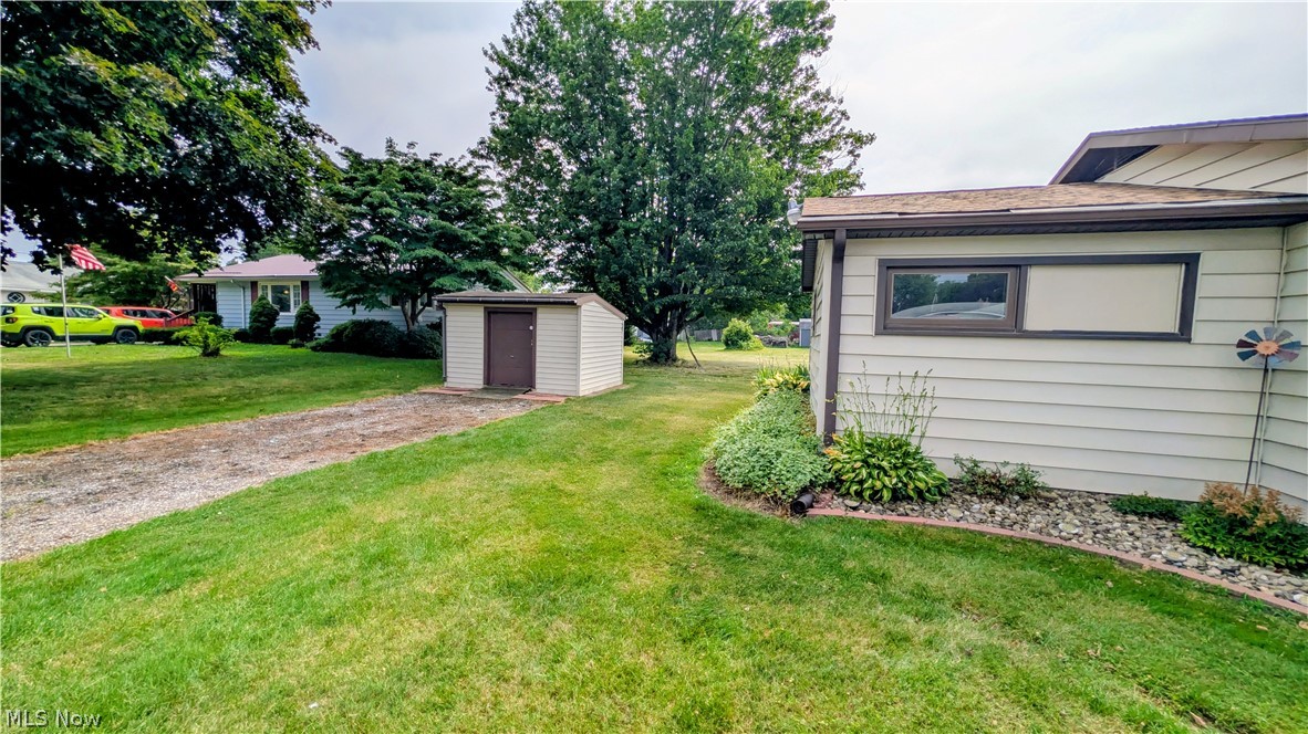 1099 Lake Rd Road Conneaut OH 44030