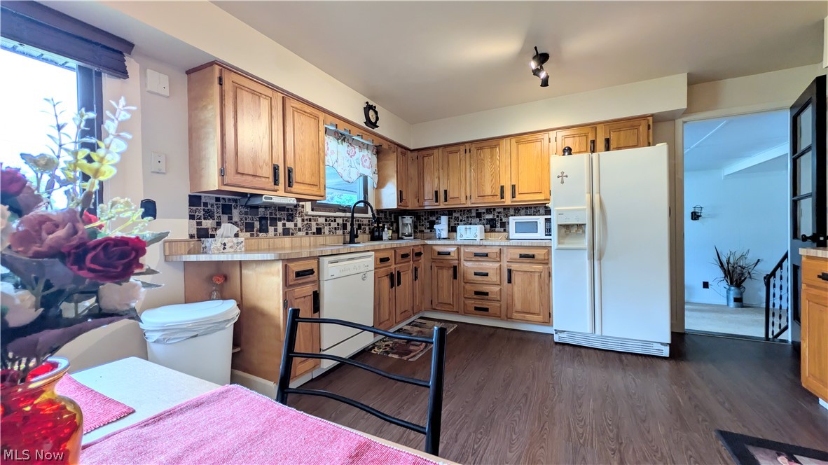 1099 Lake Rd Road Conneaut OH 44030