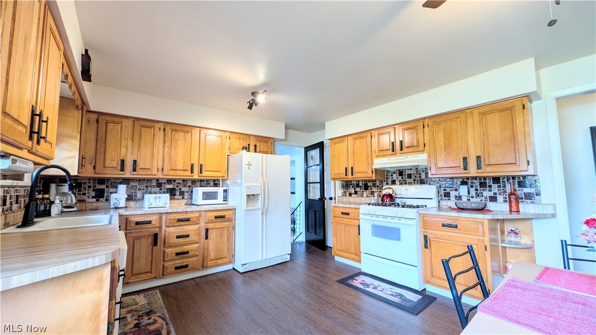 1099 Lake Rd Road Conneaut OH 44030