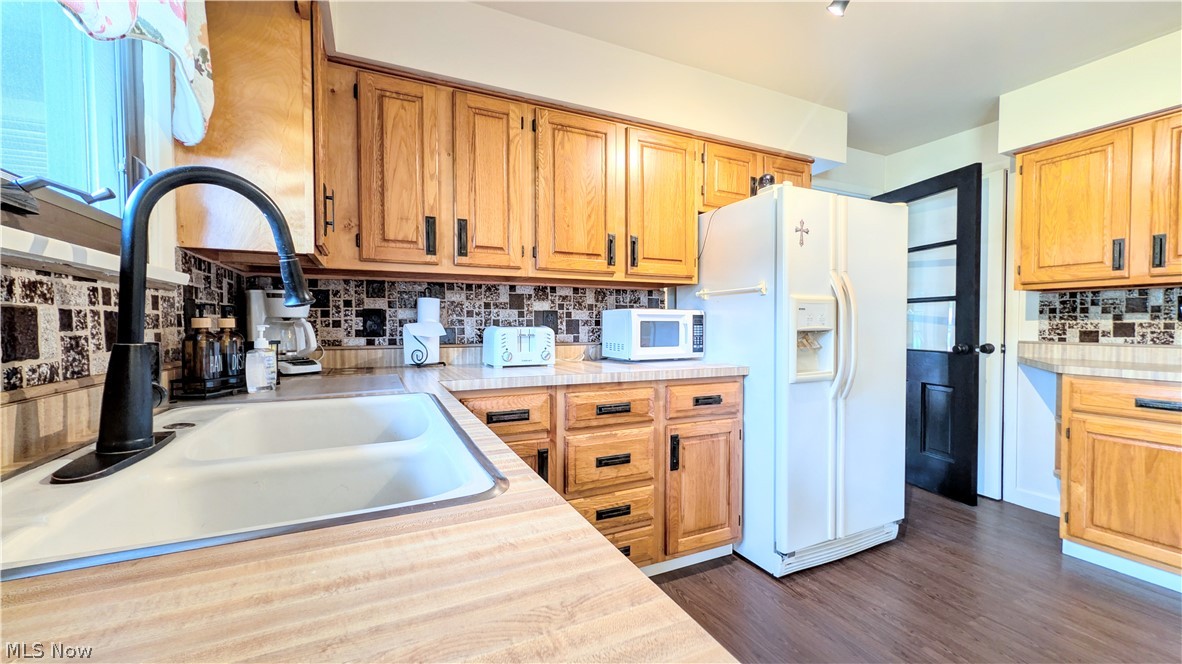 1099 Lake Rd Road Conneaut OH 44030