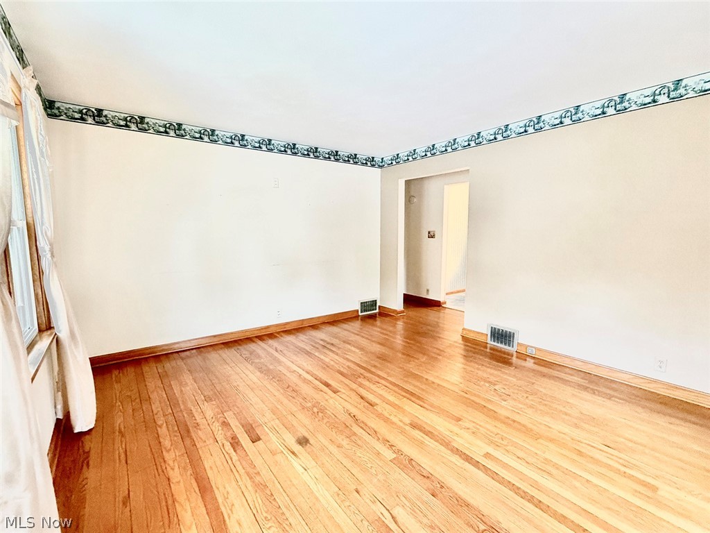 139 S Moravian Avenue Gnadenhutten OH 44629