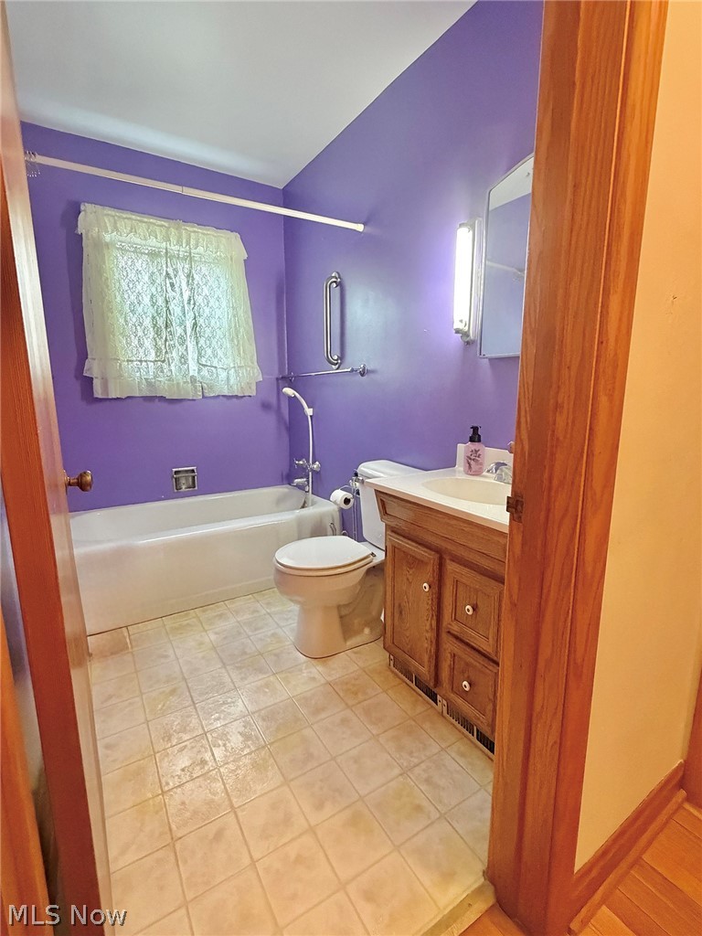 139 S Moravian Avenue Gnadenhutten OH 44629