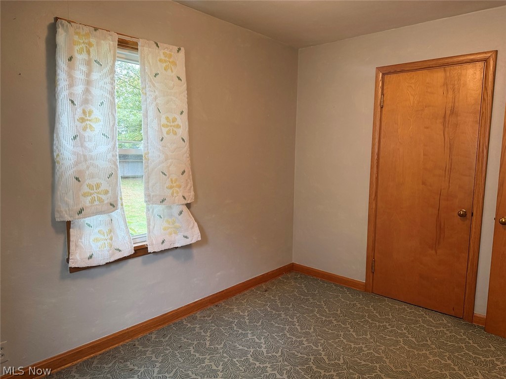 139 S Moravian Avenue Gnadenhutten OH 44629