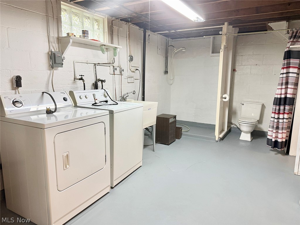 139 S Moravian Avenue Gnadenhutten OH 44629