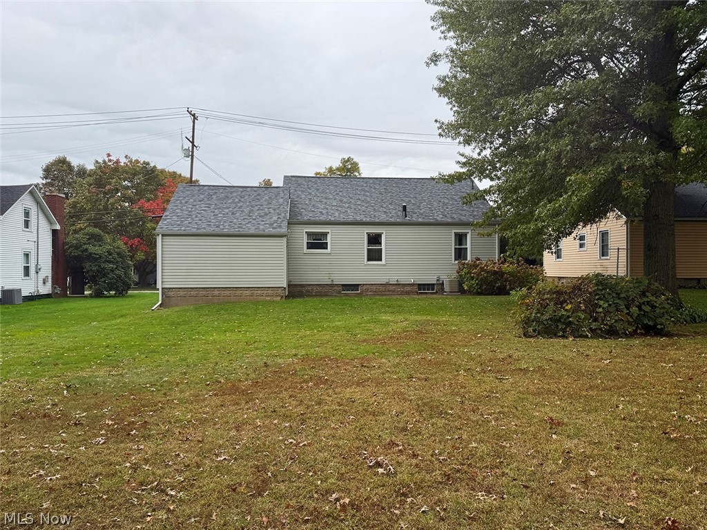 139 S Moravian Avenue Gnadenhutten OH 44629