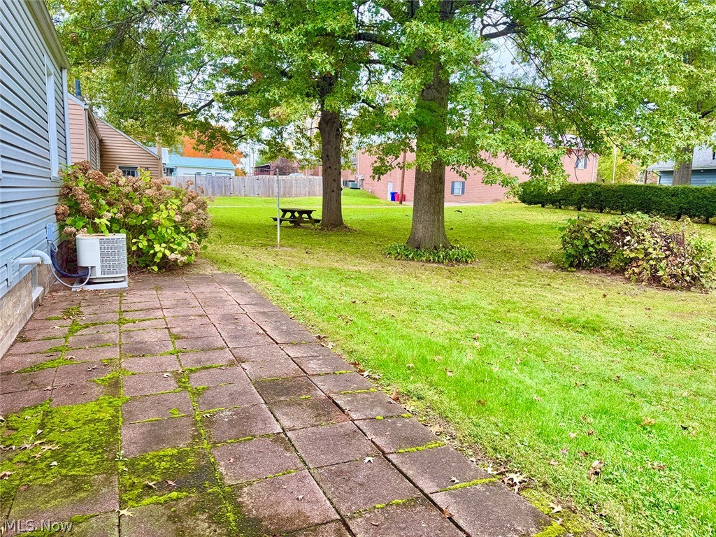 139 S Moravian Avenue Gnadenhutten OH 44629