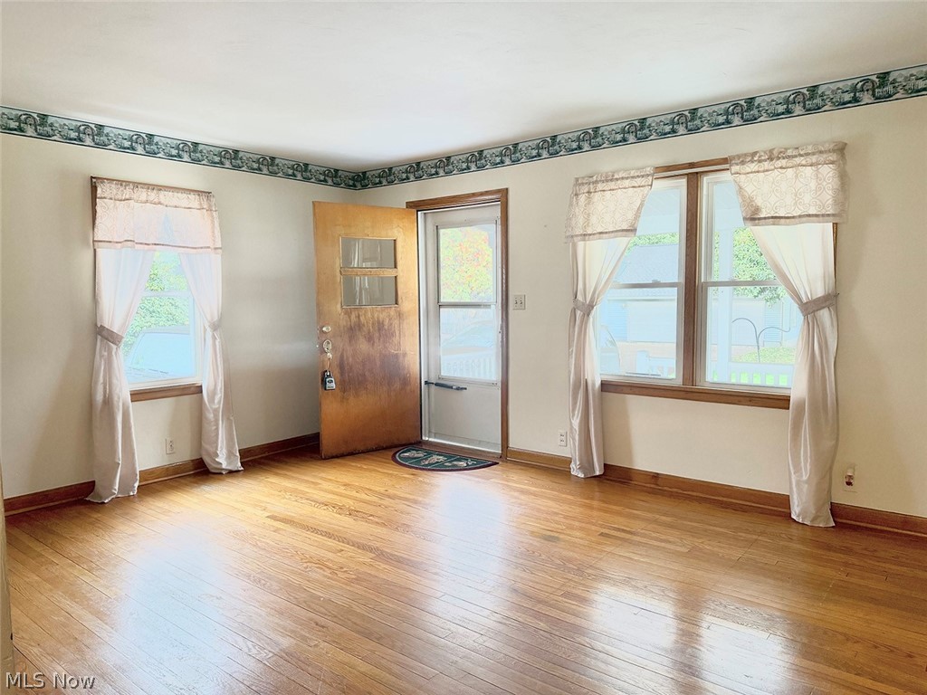 139 S Moravian Avenue Gnadenhutten OH 44629