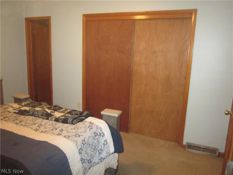 1634 Montaque Avenue NW Massillon OH 44646