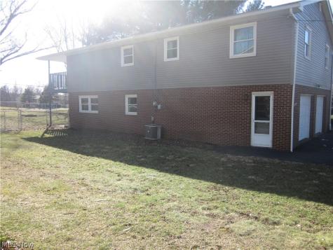 1634 Montaque Avenue NW Massillon OH 44646