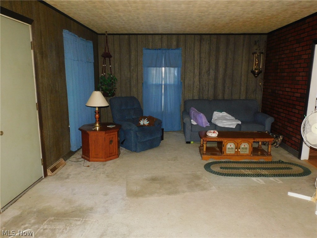 8885 Center Road Ashtabula OH 44010