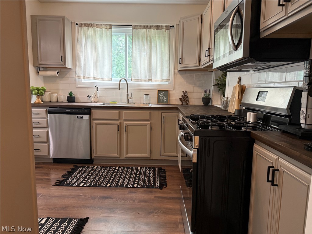 885 Perkinswood Boulevard SE Warren OH 44484
