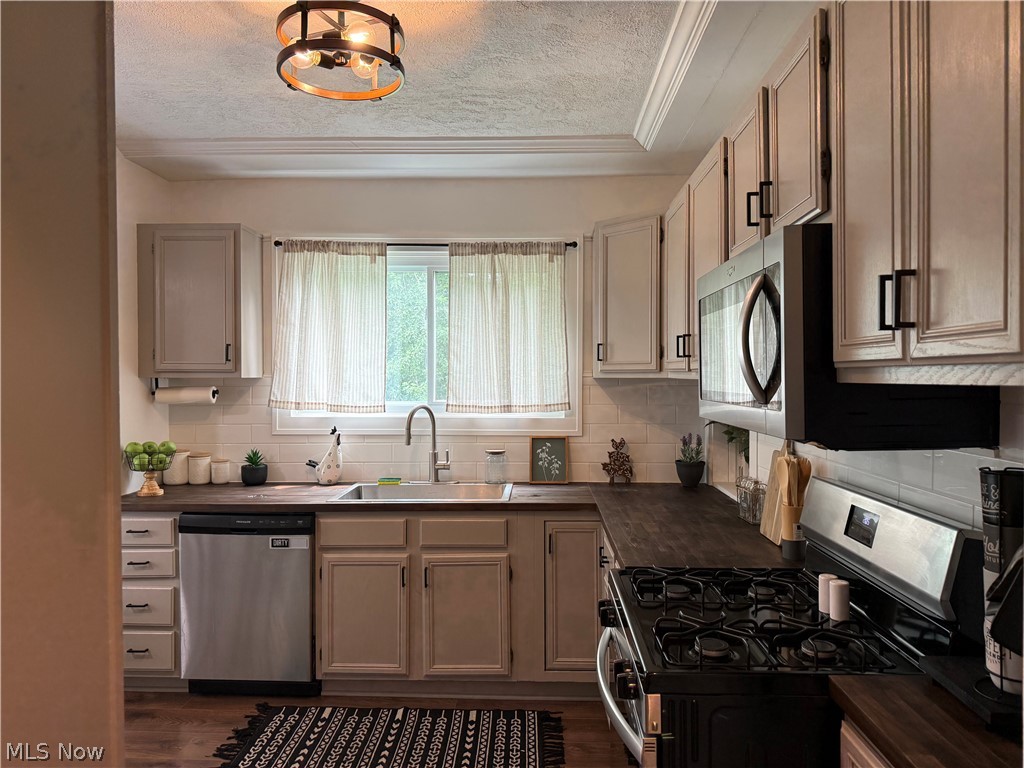 885 Perkinswood Boulevard SE Warren OH 44484