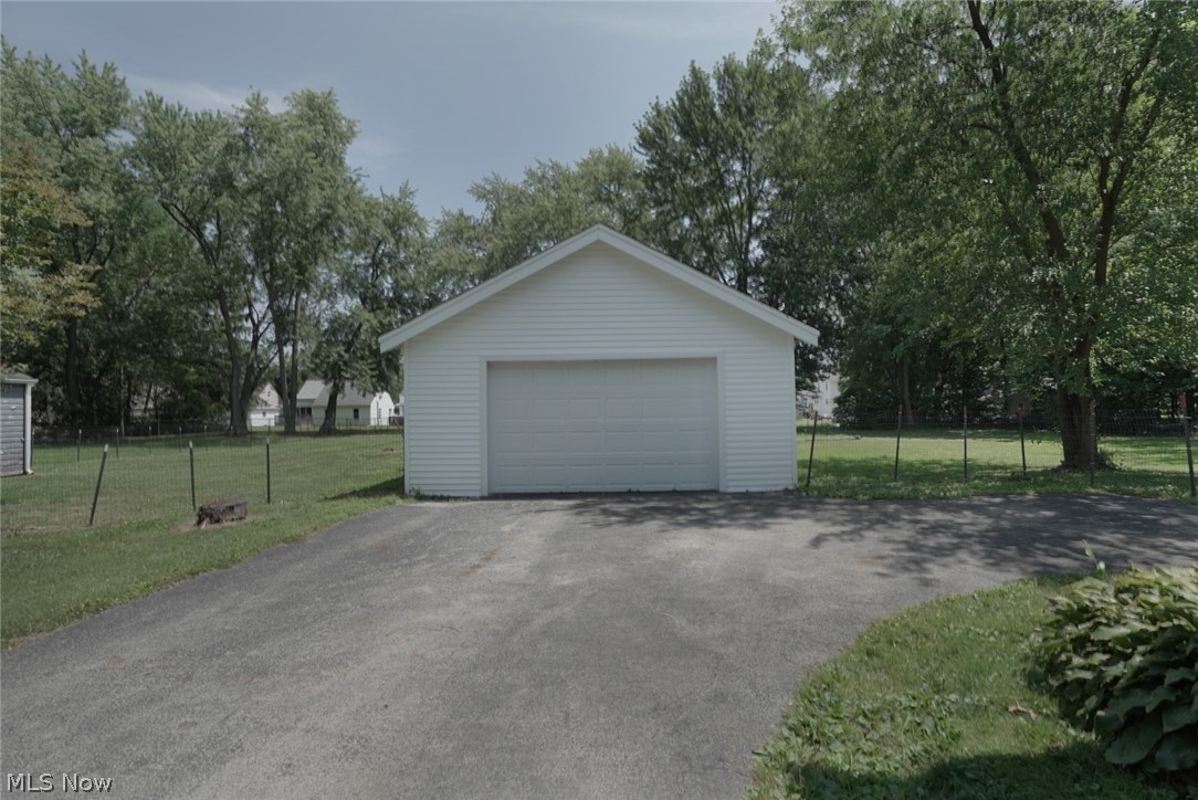 885 Perkinswood Boulevard SE Warren OH 44484