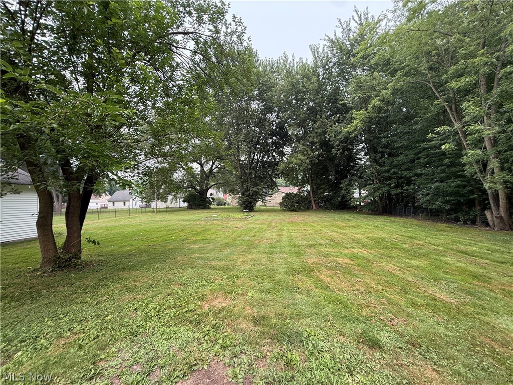 885 Perkinswood Boulevard SE Warren OH 44484