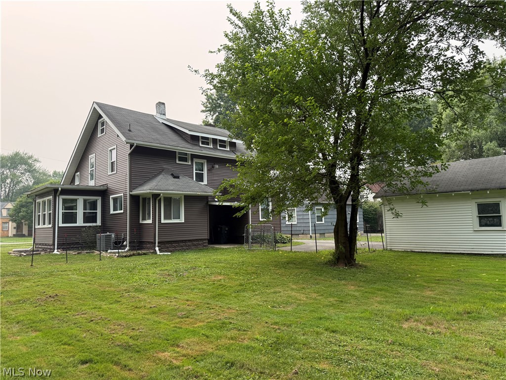 885 Perkinswood Boulevard SE Warren OH 44484