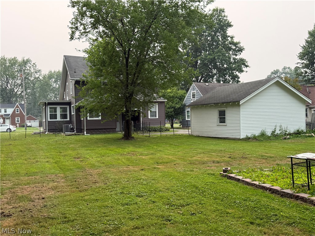 885 Perkinswood Boulevard SE Warren OH 44484