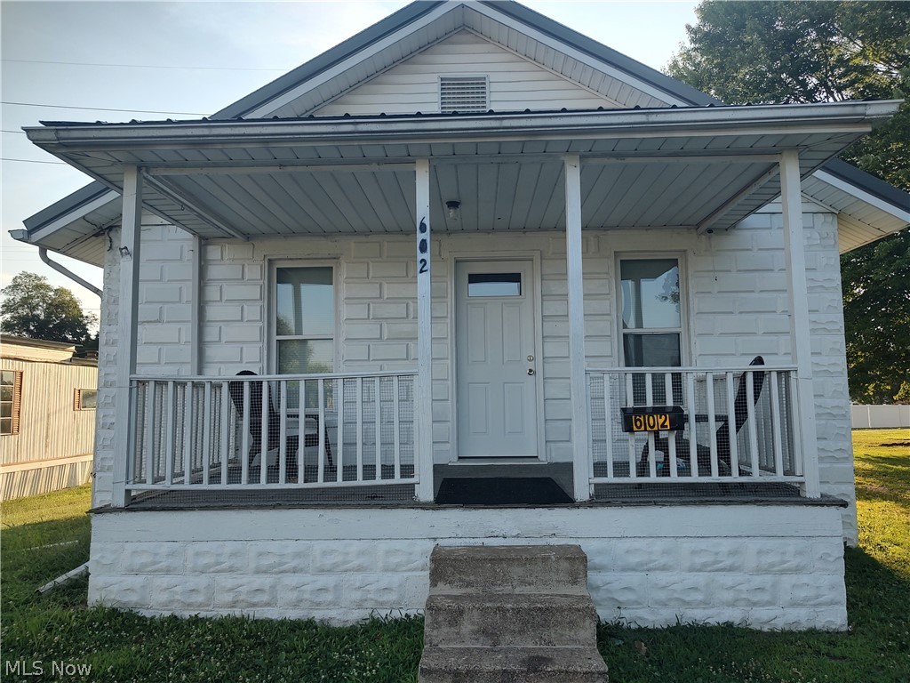602 Oxford Avenue Newcomerstown OH 43832