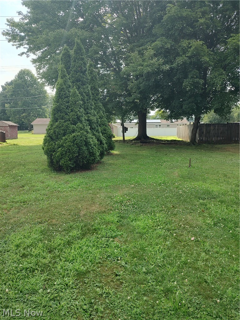 602 Oxford Avenue Newcomerstown OH 43832