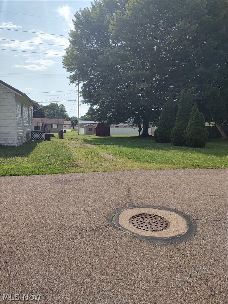 602 Oxford Avenue Newcomerstown OH 43832