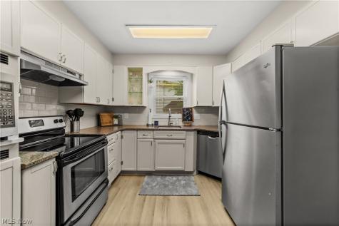 4721 Maple Street Willoughby OH 44094