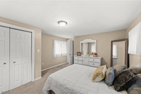 4721 Maple Street Willoughby OH 44094