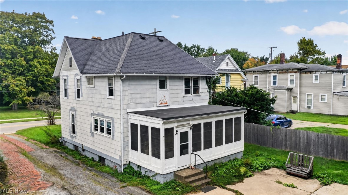 729 Main Street Conneaut OH 44030