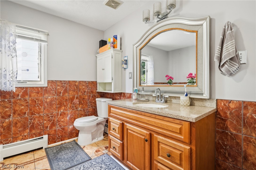 1559 Winchester Avenue Lakewood OH 44107