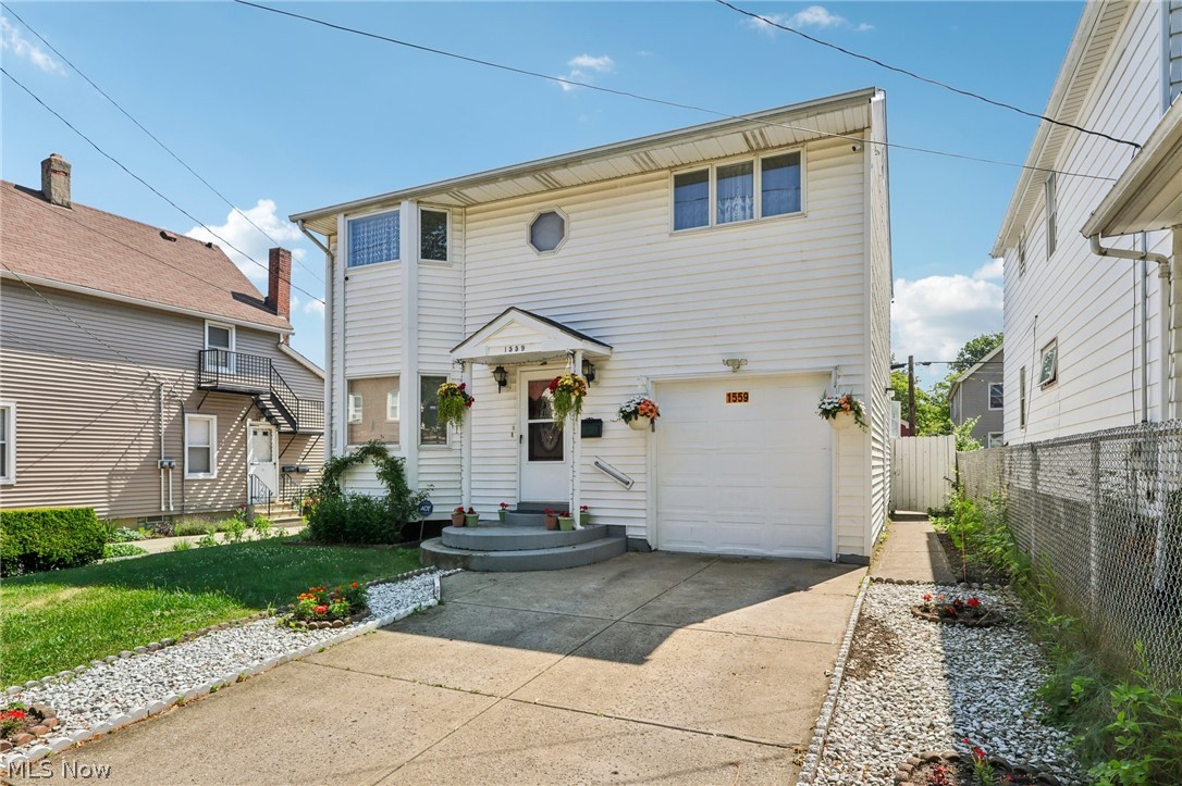 1559 Winchester Avenue Lakewood OH 44107