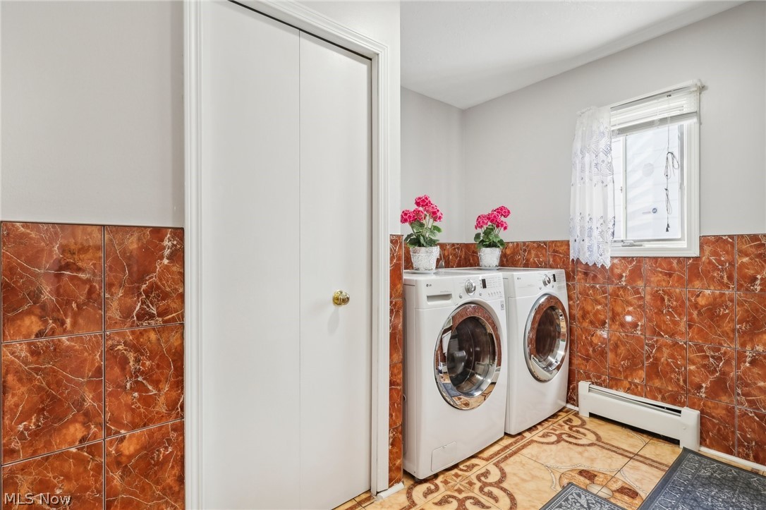 1559 Winchester Avenue Lakewood OH 44107