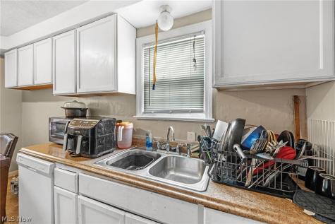 14217 Kennerdown Avenue Maple Heights OH 44137