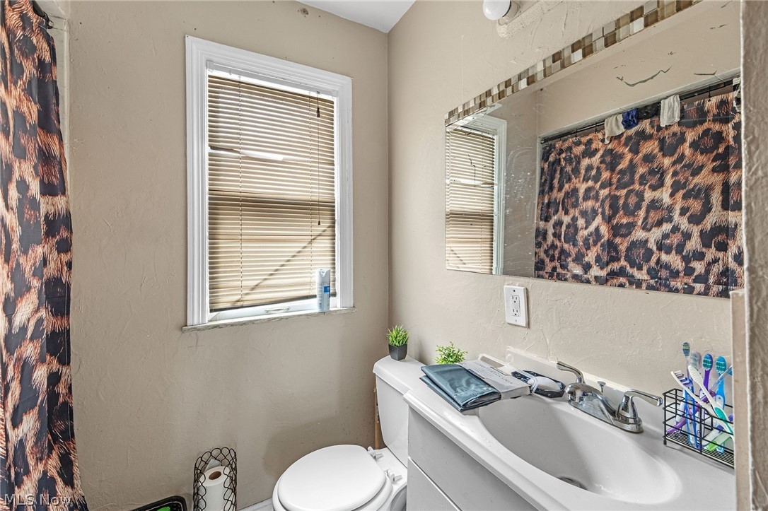 14217 Kennerdown Avenue Maple Heights OH 44137