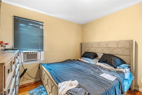14217 Kennerdown Avenue Maple Heights OH 44137