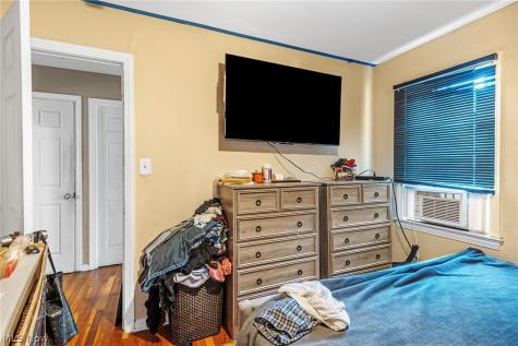 14217 Kennerdown Avenue Maple Heights OH 44137
