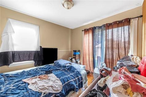 14217 Kennerdown Avenue Maple Heights OH 44137