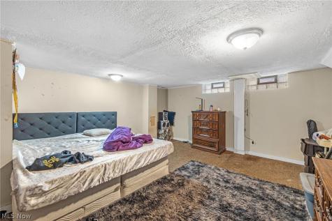 14217 Kennerdown Avenue Maple Heights OH 44137