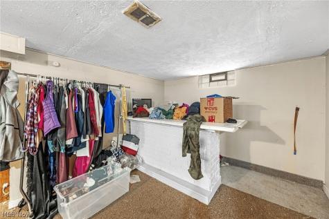 14217 Kennerdown Avenue Maple Heights OH 44137