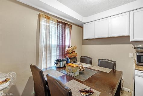 14217 Kennerdown Avenue Maple Heights OH 44137