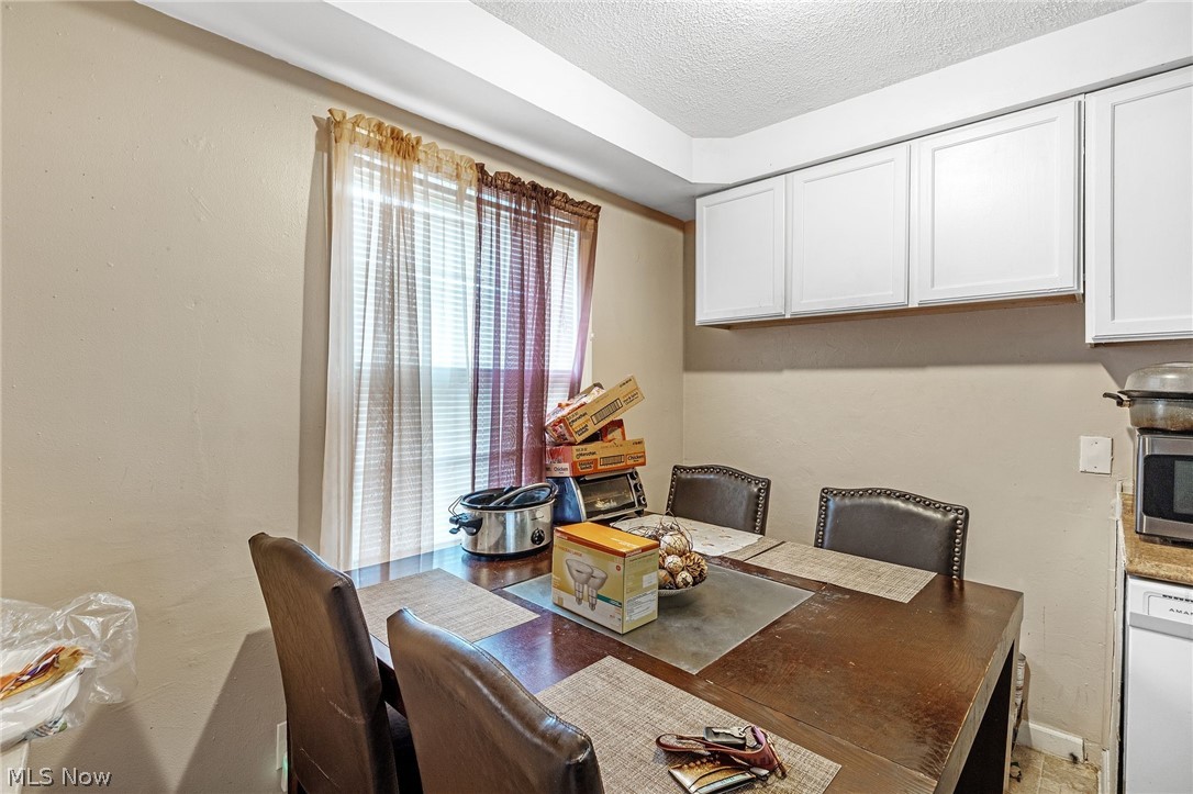 14217 Kennerdown Avenue Maple Heights OH 44137