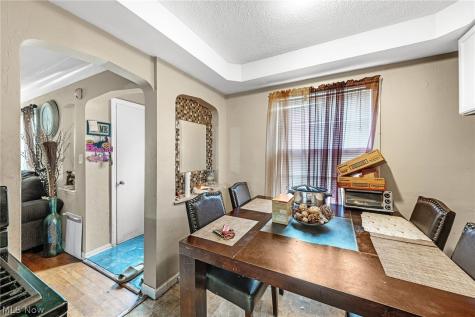 14217 Kennerdown Avenue Maple Heights OH 44137