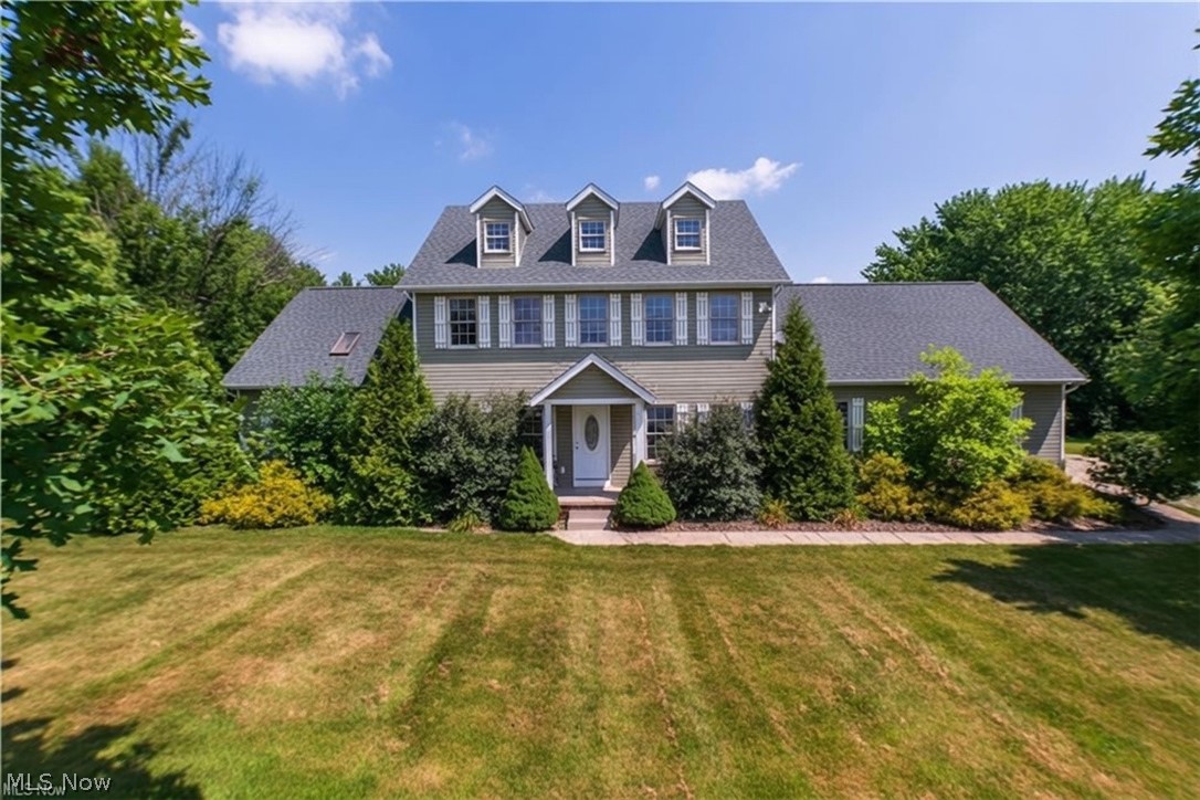 1807 Smith Kramer Street NE Hartville OH 44632