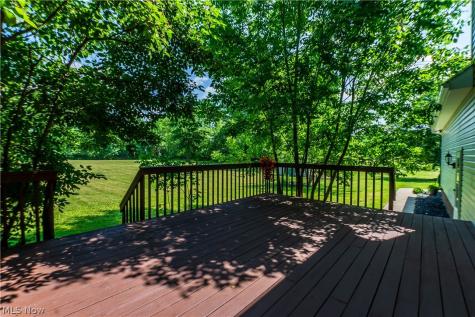 1807 Smith Kramer Street NE Hartville OH 44632