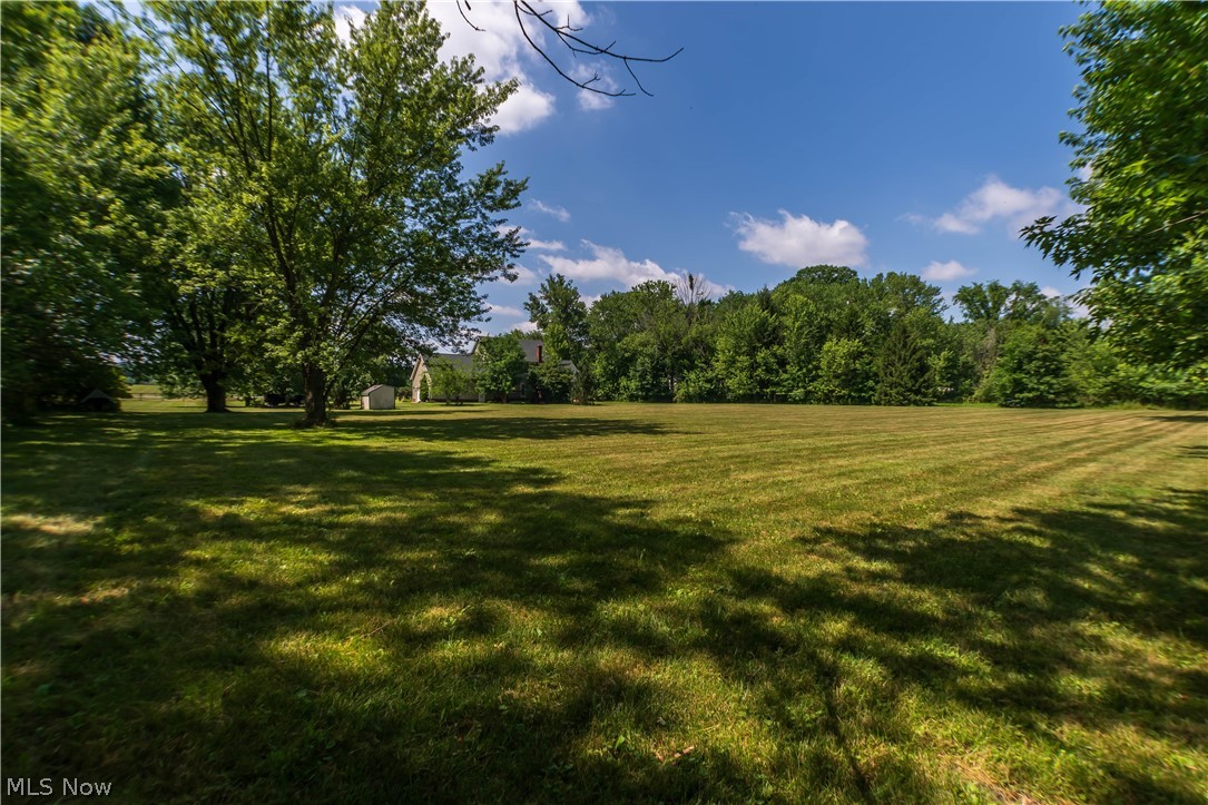 1807 Smith Kramer Street NE Hartville OH 44632