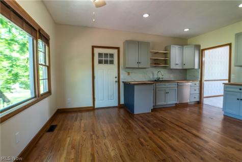 1807 Smith Kramer Street NE Hartville OH 44632