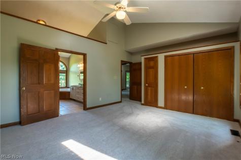 1807 Smith Kramer Street NE Hartville OH 44632