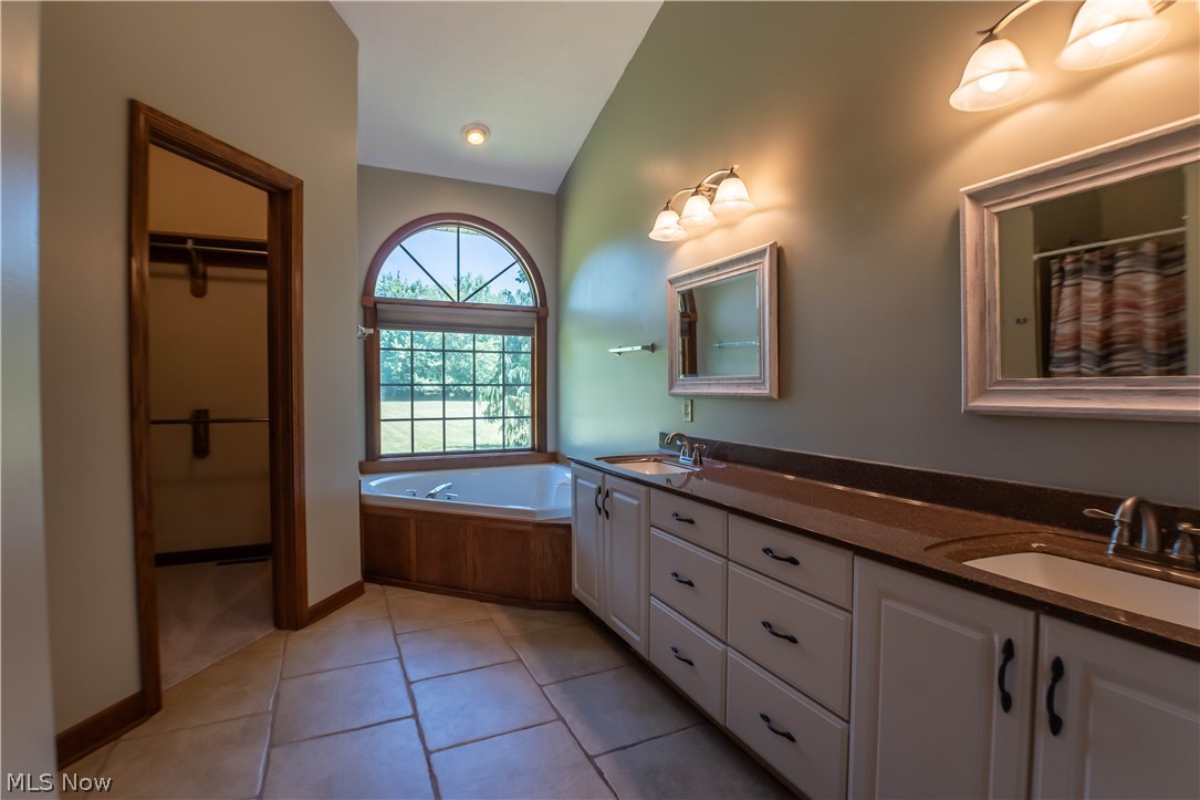 1807 Smith Kramer Street NE Hartville OH 44632